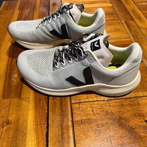 Veja Marlin Running Shoes Womens 9.5 Gray Lightweight Cushioned Lace Up Trainers